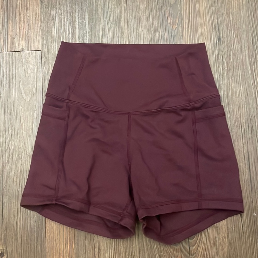Ethos All Day Yoga Compression Shorts in Burgundy XS